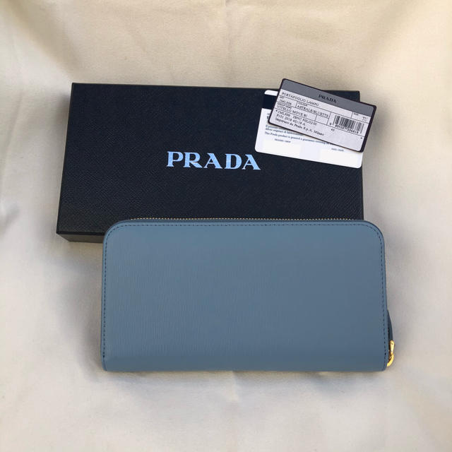 PRADA(プラダ)の定番　正規品　新品　長財布　プラダ   レディースのファッション小物(財布)の商品写真