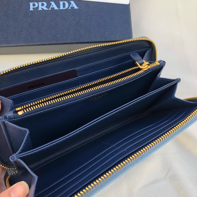 PRADA(プラダ)の定番　正規品　新品　長財布　プラダ   レディースのファッション小物(財布)の商品写真