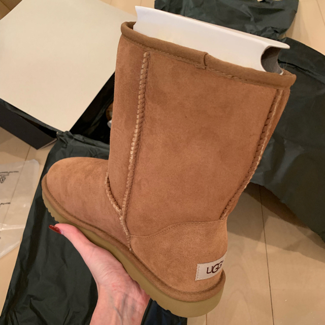 UGG(アグ)のUGG 新品 ムートン  ブーツ メンズの靴/シューズ(ブーツ)の商品写真