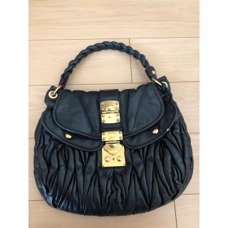 MIU MIU(トートバッグ)のフリマアイテム一覧 MIU MIU(トートバッグ)のフリマアイテム一覧