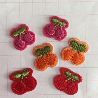 刺繍ワッペンセット  さくらんぼ ミニ ピンク赤オレンジ 果物(各種パーツ)
