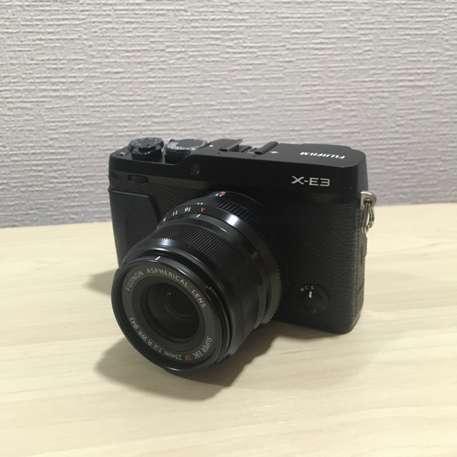 富士フイルム(フジフイルム)のX-E3 ミラーレス一眼レフ デジタルカメラ デジカメ ブラック レンズセット スマホ/家電/カメラのカメラ(ミラーレス一眼)の商品写真