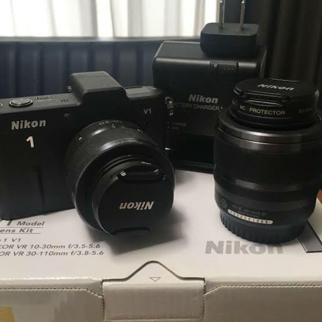 Nikon デジタル一眼カメラ　V1  ダブルズームキット