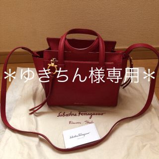 サルヴァトーレフェラガモ(Salvatore Ferragamo)のSalvatore Ferragamo＊フェラガモ＊エイミー＊レッド＊美品(ショルダーバッグ)