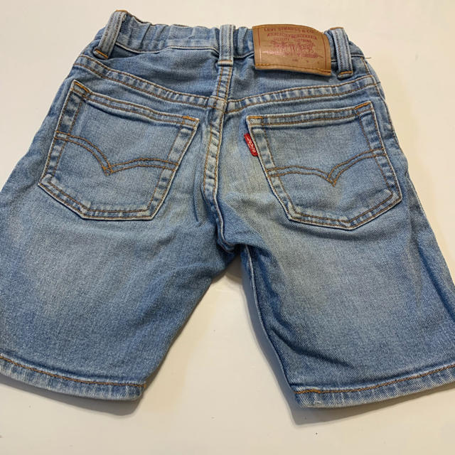 Levi's(リーバイス)のミルクさん専用リーバイス 半ズボン キッズ/ベビー/マタニティのキッズ服男の子用(90cm~)(パンツ/スパッツ)の商品写真