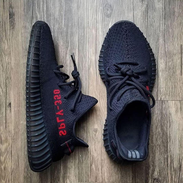 靴/シューズyeezy boost 350 V2 bred