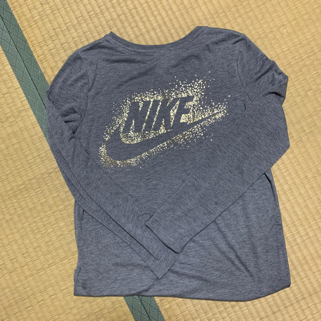 NIKE(ナイキ)のNIKE 長袖 レディースのトップス(Tシャツ(長袖/七分))の商品写真