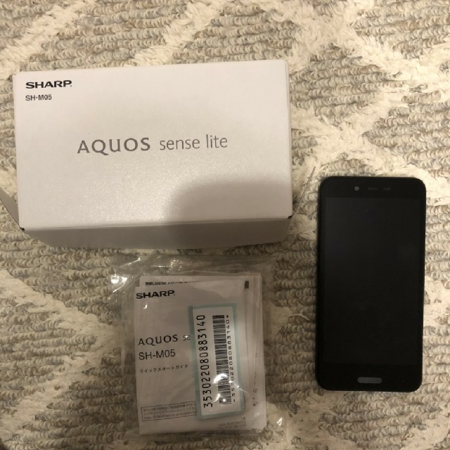 AQUOS SH-M05スマートフォン本体