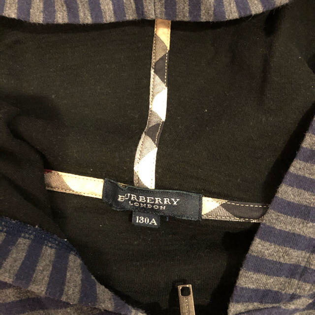 BURBERRY(バーバリー)のバーバリー  130 子供　パーカー キッズ/ベビー/マタニティのキッズ服男の子用(90cm~)(Tシャツ/カットソー)の商品写真