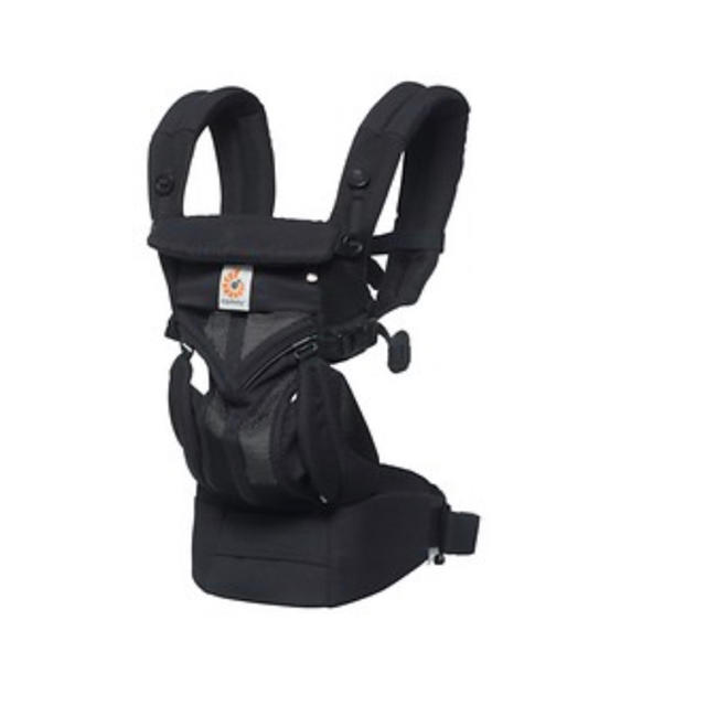 Ergobaby(エルゴベビー)の【新品11月購入】エルゴベビー オムニ 360 クールエア 黒 キッズ/ベビー/マタニティの外出/移動用品(抱っこひも/おんぶひも)の商品写真