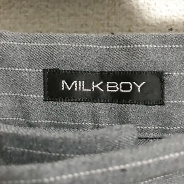 MILKBOY(ミルクボーイ)のMILKBOY パンツ グレーストライプ メンズのパンツ(スラックス)の商品写真