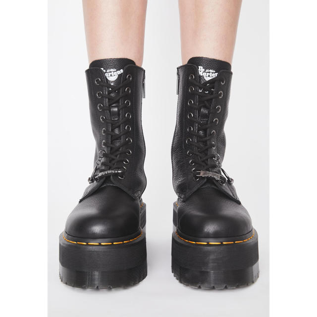 Dr.Martens(ドクターマーチン)の完売品！新品未使用　Dr.Martin DOLLSKILL コラボブーツ レディースの靴/シューズ(ブーツ)の商品写真