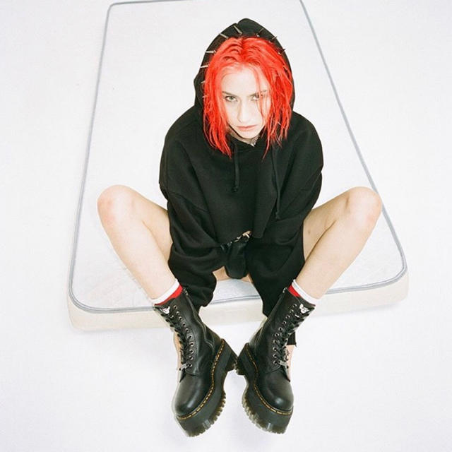 Dr.Martens(ドクターマーチン)の完売品！新品未使用　Dr.Martin DOLLSKILL コラボブーツ レディースの靴/シューズ(ブーツ)の商品写真