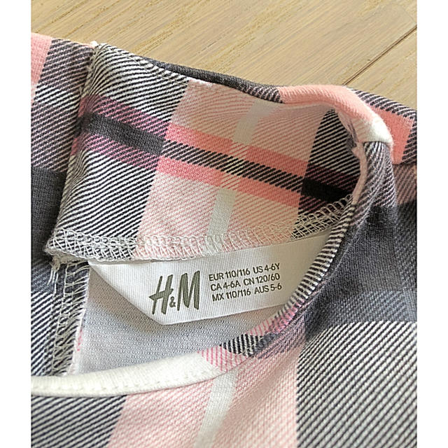 H&M(エイチアンドエム)のH&M チェック柄ワンピース 110 キッズ/ベビー/マタニティのキッズ服女の子用(90cm~)(ワンピース)の商品写真