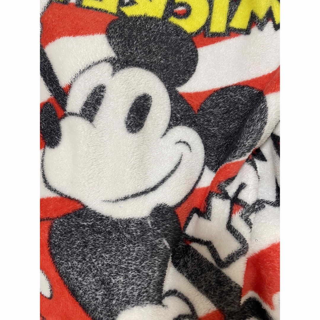 Disney(ディズニー)の【いちご♪様専用】ミッキーマウス フランネルビック毛布 インテリア/住まい/日用品の寝具(毛布)の商品写真