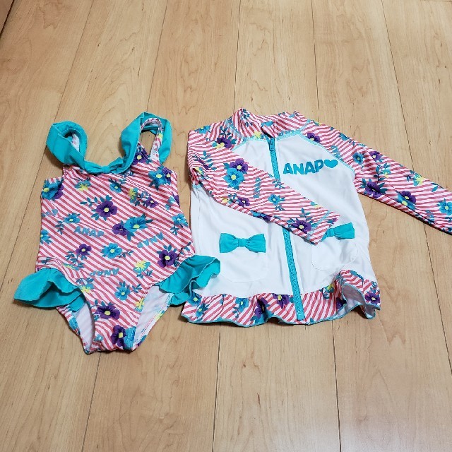 ANAP Kids(アナップキッズ)のANAP 水着　ラッシュガード　2点セット キッズ/ベビー/マタニティのキッズ服女の子用(90cm~)(水着)の商品写真