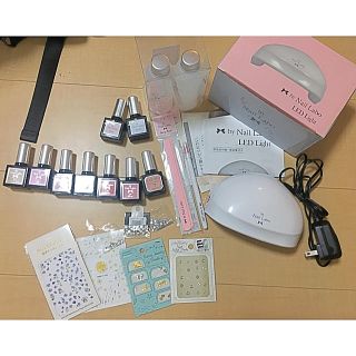 ジェリーネイル(Jelly Nail)の最終値下　by nail Labo カラージェル7種、ビジュー、シール付き(ネイル用品)