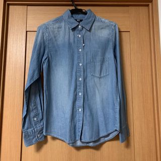 ユニクロ(UNIQLO)の新品　ユニクロ　デニムシャツ　長袖(シャツ/ブラウス(長袖/七分))