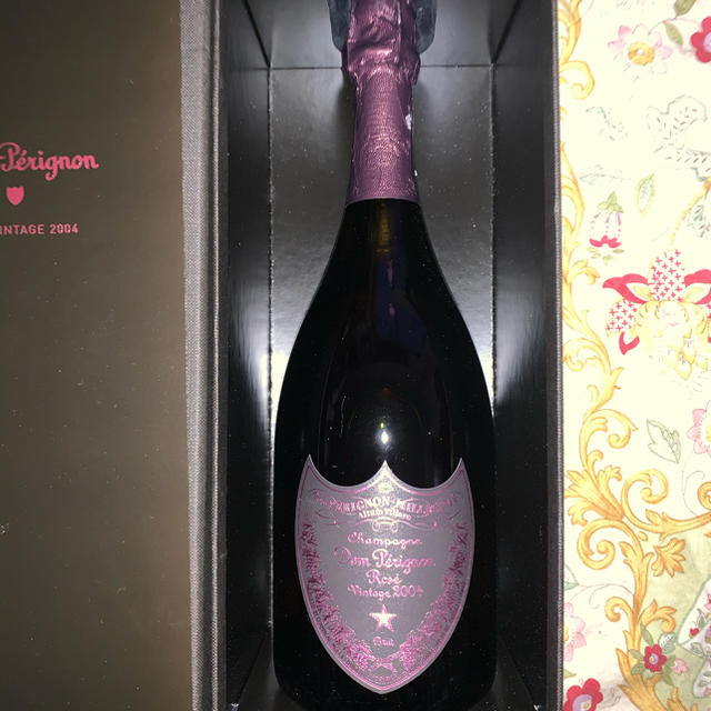 Dom Pérignon(ドンペリニヨン)のDom Perignon ROSE VINTAGE 2004 食品/飲料/酒の酒(シャンパン/スパークリングワイン)の商品写真