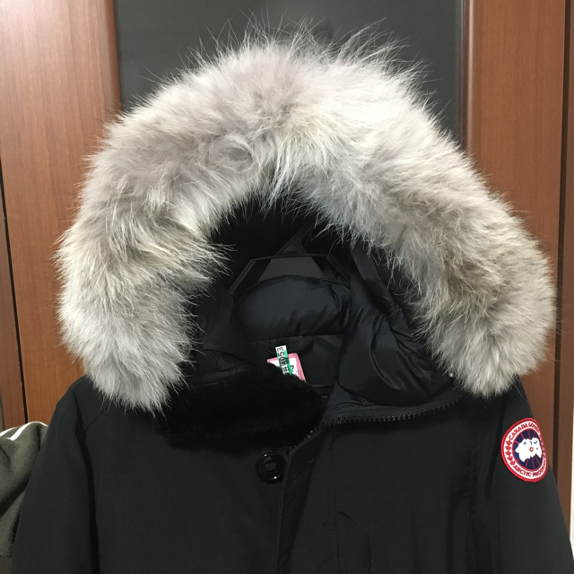 CANADA GOOSE(カナダグース)のカナダグース ジャスパー Mサイズ ブラック 12月〜1万値上げ メンズのジャケット/アウター(ダウンジャケット)の商品写真