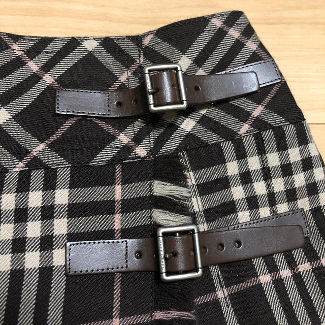 BURBERRY BLUE LABEL(バーバリーブルーレーベル)の美品　バーバリー　チェックのスカート　38  レディースのスカート(ミニスカート)の商品写真