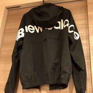 【新品未使用】ニューバランス ナイロンパーカー