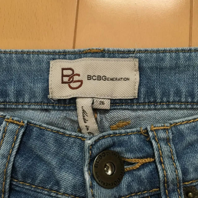 BCBGMAXAZRIA(ビーシービージーマックスアズリア)の値下げ BCBGジェネレーション スキニーデニム レディースのパンツ(デニム/ジーンズ)の商品写真