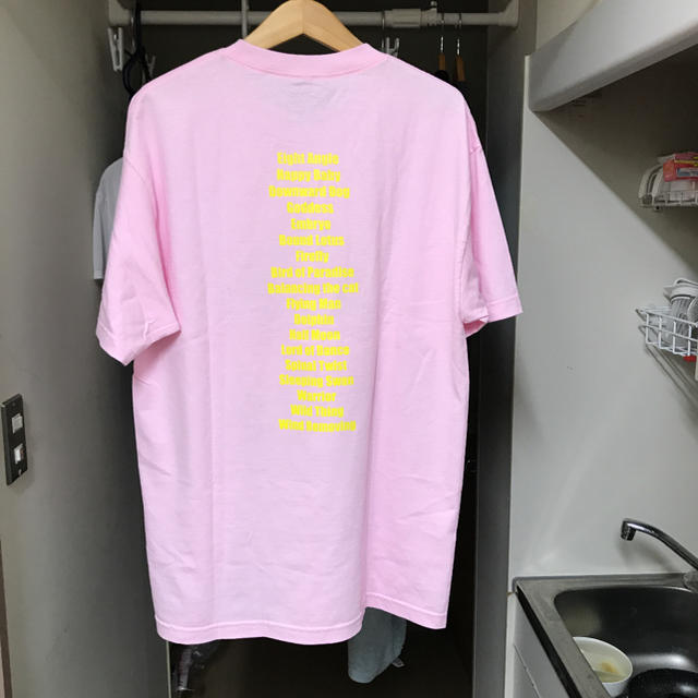 Supreme(シュプリーム)のpleasures Tシャツ メンズのトップス(Tシャツ/カットソー(半袖/袖なし))の商品写真