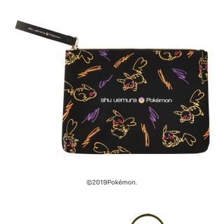 シュウウエムラ(shu uemura)のシュウウエムラ　ノベルティ　限定品　ポーチのみ　ピカシュウ　クリスマスコフレ新品(その他)