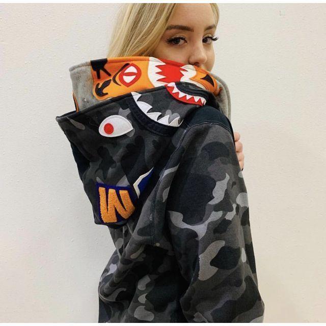 A BATHING APE ア ベイシング エイプ シャークパーカー - www