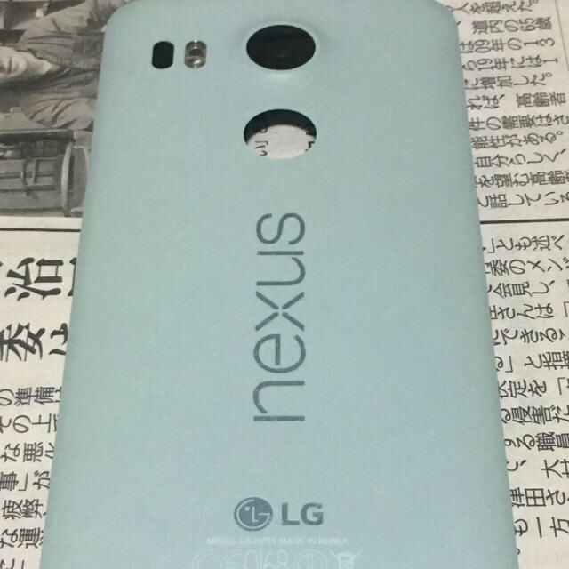 LG Electronics(エルジーエレクトロニクス)のLG nexus5x リアカバー アイス スマホ/家電/カメラのスマホアクセサリー(その他)の商品写真