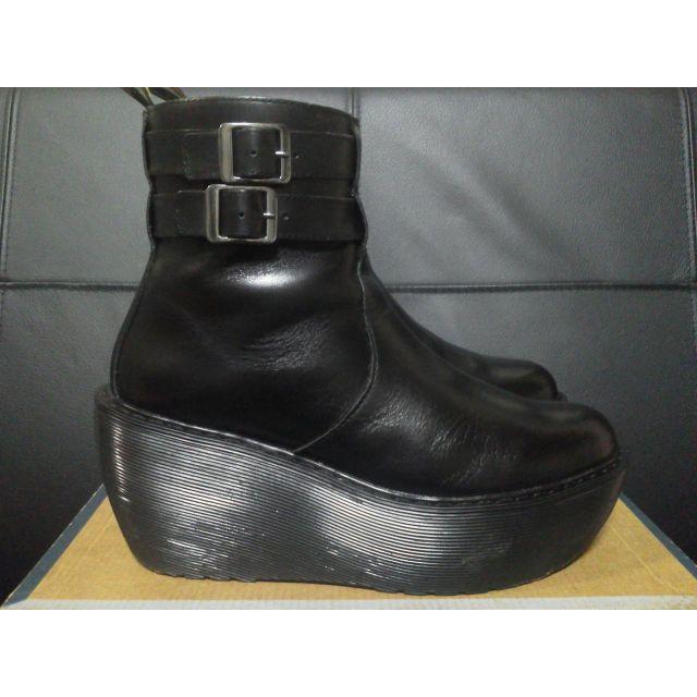 Dr.Martens(ドクターマーチン)の【激レア】Dr.Martens CAITLIN UK4 黒 厚底 ストラップ レディースの靴/シューズ(ブーツ)の商品写真