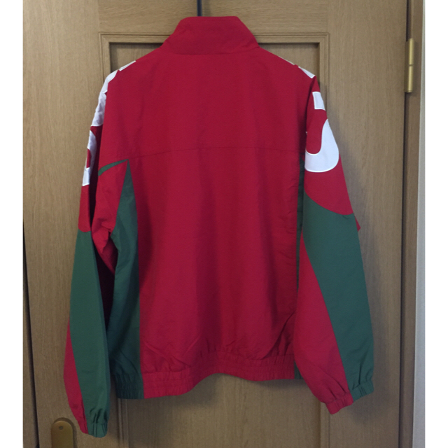 Supreme(シュプリーム)のM Supreme Shoulder Logo Track Jacket Red メンズのジャケット/アウター(ナイロンジャケット)の商品写真