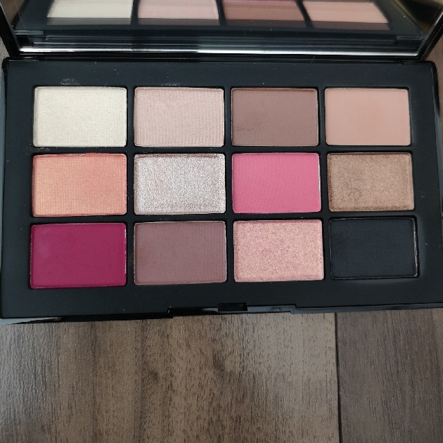 NARS　ハイプト　アイシャドウパレット