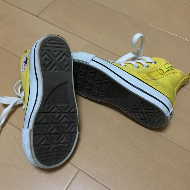 CONVERSE(コンバース)のコンバース 黄色 15センチ 美品 キッズ/ベビー/マタニティのキッズ靴/シューズ(15cm~)(スニーカー)の商品写真