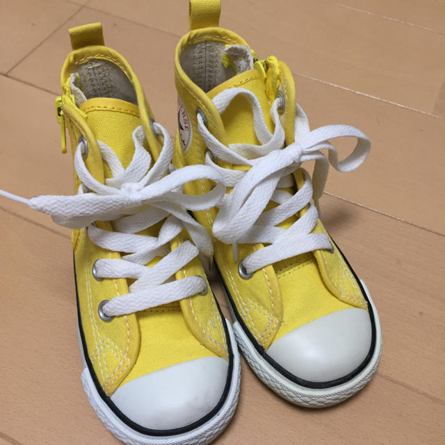 CONVERSE(コンバース)のコンバース 黄色 15センチ 美品 キッズ/ベビー/マタニティのキッズ靴/シューズ(15cm~)(スニーカー)の商品写真