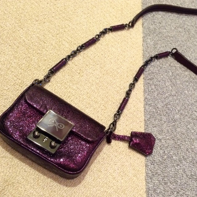 ANYA HINDMARCH(アニヤハインドマーチ)のANYA HINDMARCH ポシェット レディースのバッグ(ショルダーバッグ)の商品写真