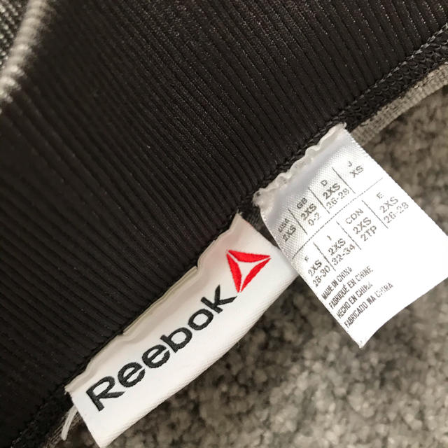 Reebok(リーボック)のTomo様専用　リーボック　スポーツレギンス スポーツ/アウトドアのランニング(ウェア)の商品写真