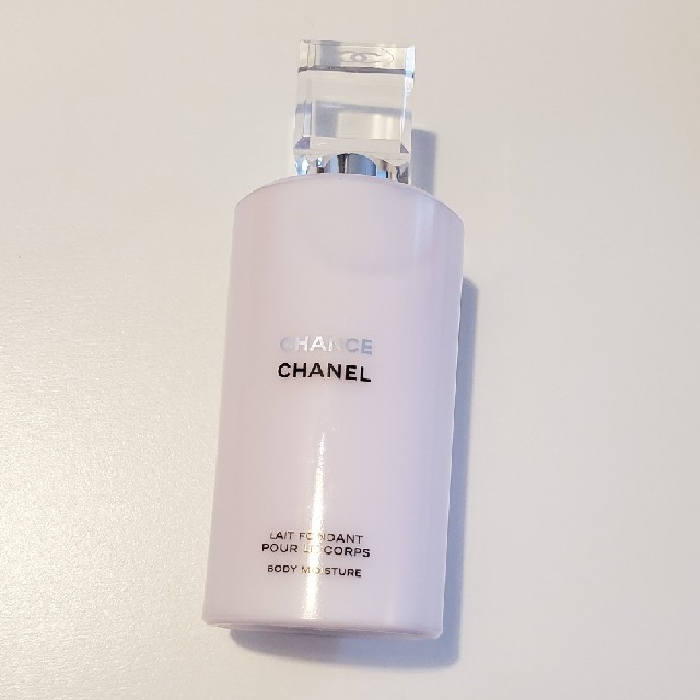 CHANEL(シャネル)のシャネル　チャンス　美品ボディーモイスチャー コスメ/美容のボディケア(ボディローション/ミルク)の商品写真