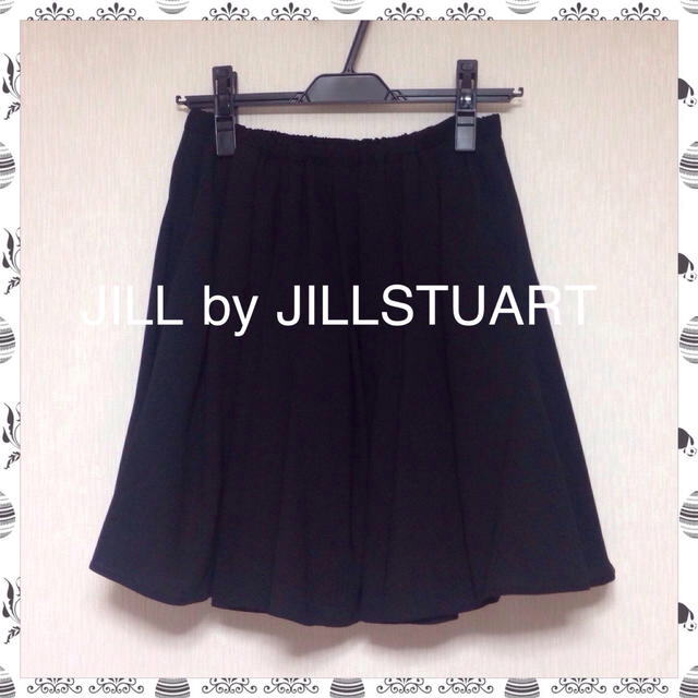 JILL by JILLSTUART(ジルバイジルスチュアート)のJILL  ♡ ブラックフレアスカート レディースのスカート(ミニスカート)の商品写真