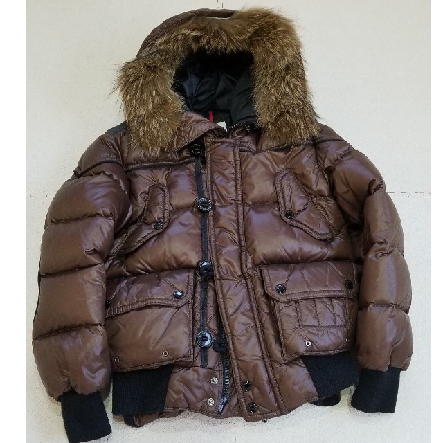 MONCLER(モンクレール)のモンクレール　カシミア　国内正規品　定価231000円 メンズのジャケット/アウター(ダウンジャケット)の商品写真