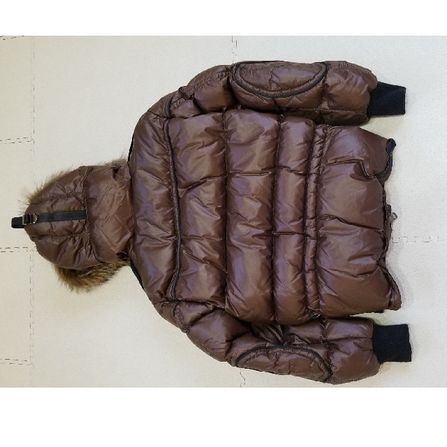 MONCLER(モンクレール)のモンクレール　カシミア　国内正規品　定価231000円 メンズのジャケット/アウター(ダウンジャケット)の商品写真