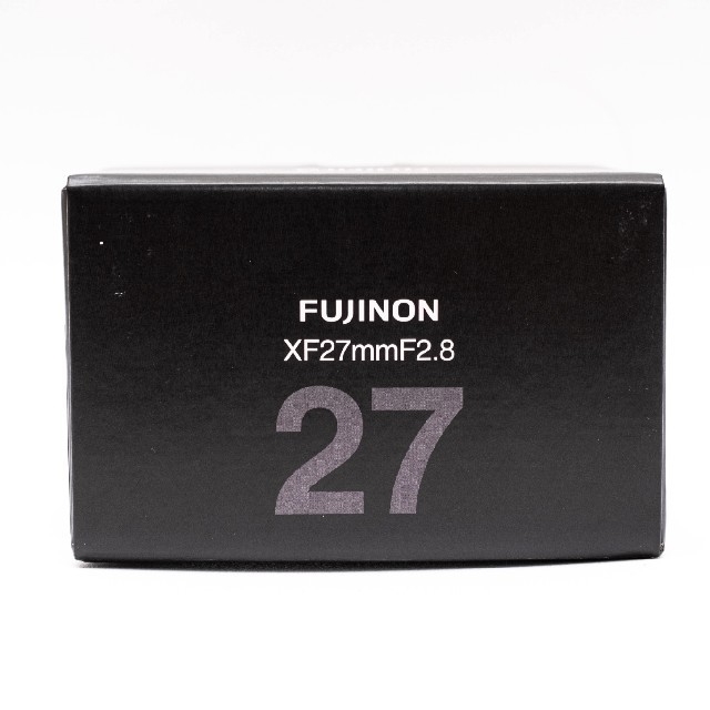 富士フイルム(フジフイルム)の[新品未使用]FUJIFILM 富士フイルム レンズ xf27mm f2.8 スマホ/家電/カメラのカメラ(レンズ(単焦点))の商品写真