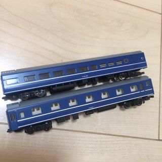 トミー(TOMMY)のNゲージ tomix オロネ25 ＋ オシ24 銀帯 2両セット(鉄道模型)