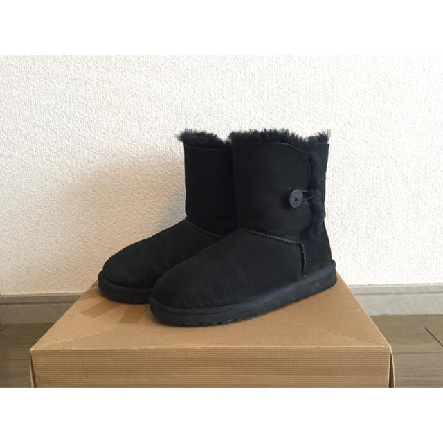 UGG 5991 K BAILEY BUTTON ムートンブーツ 5ブラックアグ