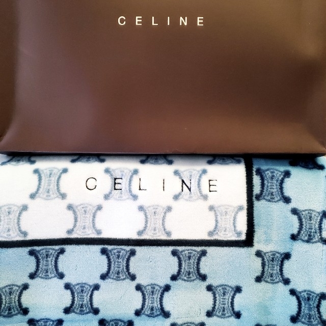 celine(セリーヌ)のめいそらぱんだ様専用 CELINE セリーヌ シングル アクリル毛布 新品 インテリア/住まい/日用品の寝具(毛布)の商品写真