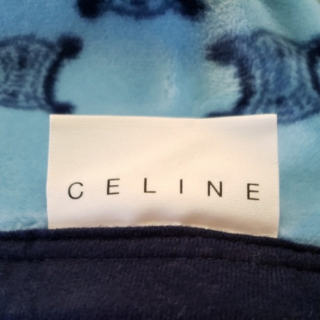 celine(セリーヌ)のめいそらぱんだ様専用 CELINE セリーヌ シングル アクリル毛布 新品 インテリア/住まい/日用品の寝具(毛布)の商品写真