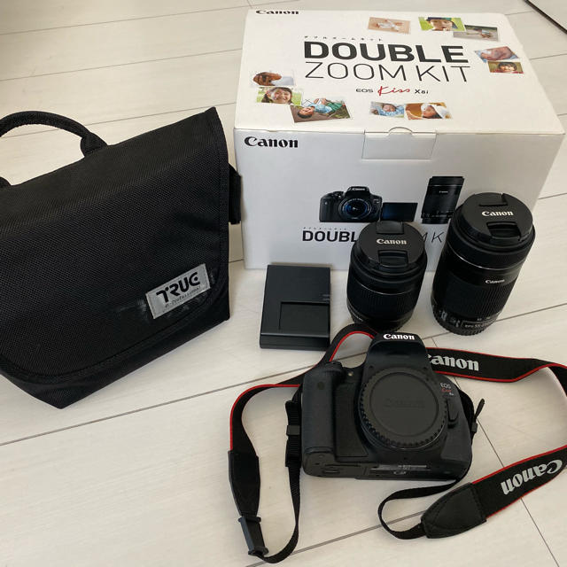 テレビで話題】 Canon - Canon EOS KISS X8I(W) Wズームキット