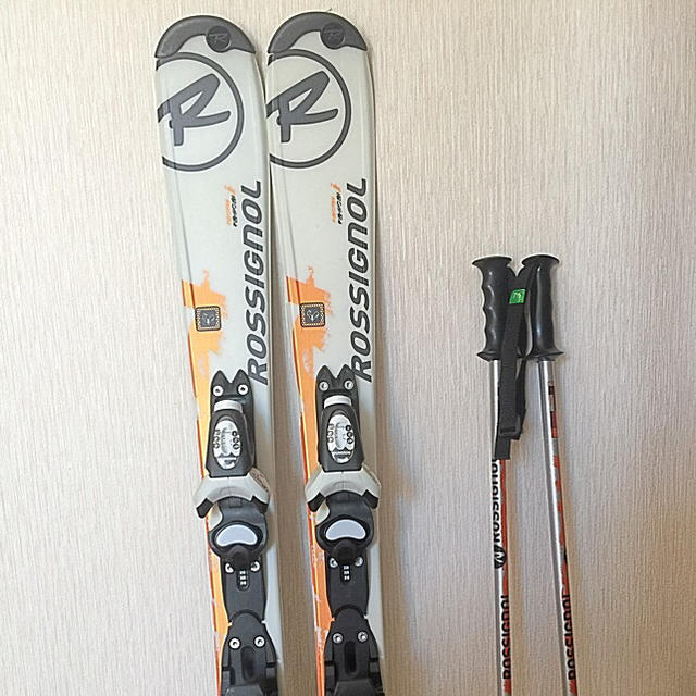 ROSSIGNOL(ロシニョール)の子ども用 スキー 100 ストック75 ロシニョール キッズ セット スポーツ/アウトドアのスキー(板)の商品写真