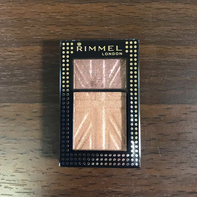 RIMMEL(リンメル)のリンメル  デュアルアイカラー001 コスメ/美容のベースメイク/化粧品(アイシャドウ)の商品写真